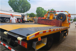 天河区附近拖车电话号码服务